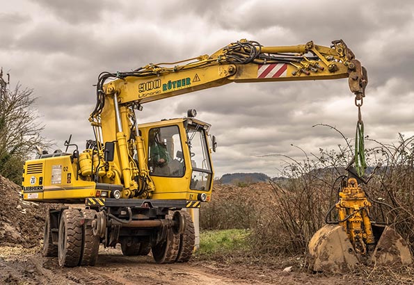 推土机保养步骤解析:保持最佳工作状态